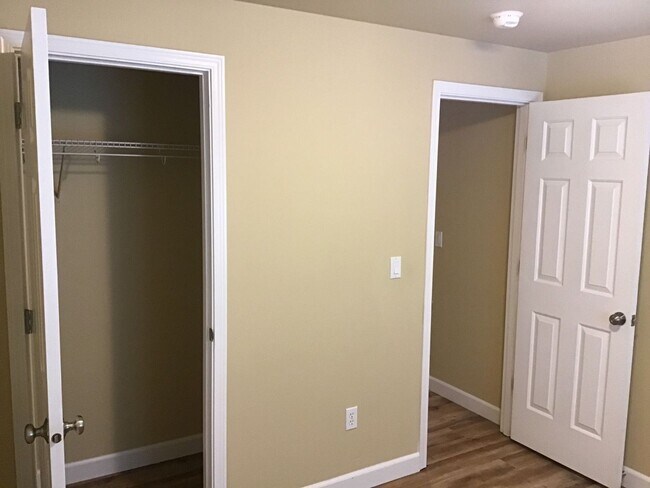 Building Photo - **$750 OFF 1st Month** Great Location! 3 Bedroom Home in SW Bend!