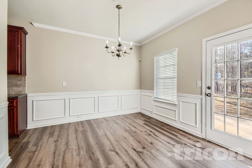Building Photo - 30 Silver Willow Walk