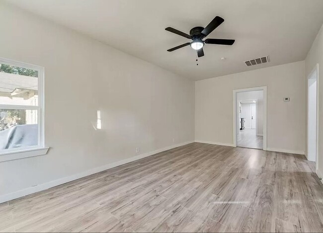 Building Photo - Newly Updated 3 Bed 2 Bath Home for Rent i...