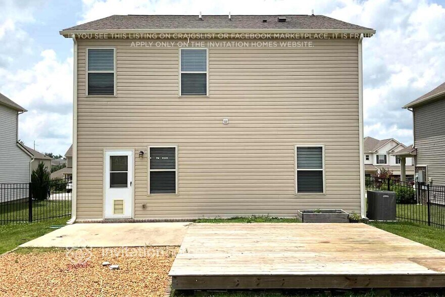 Building Photo - 1047 Lonergan Cir