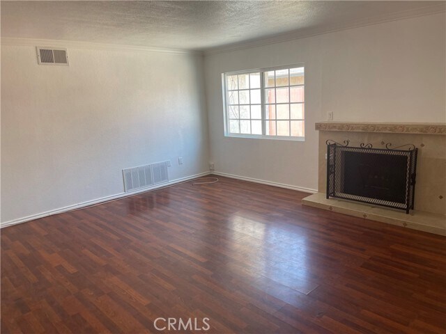 Building Photo - 1049 S Alice Ave