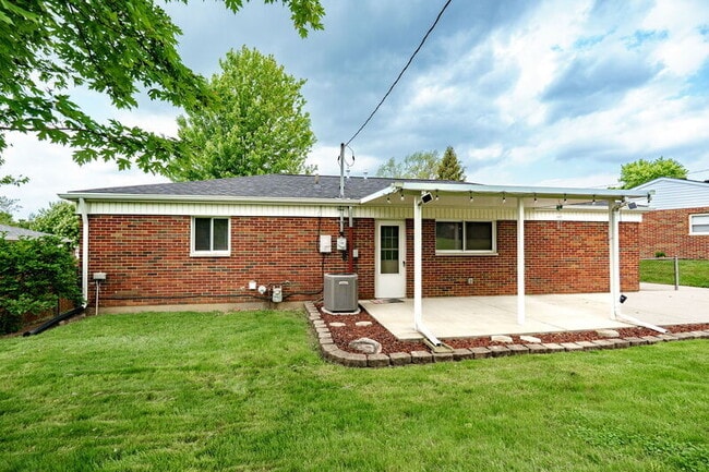 Building Photo - 366 Randy Dr