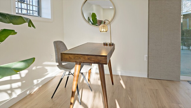 Building Photo - 228 Maryland Park Dr