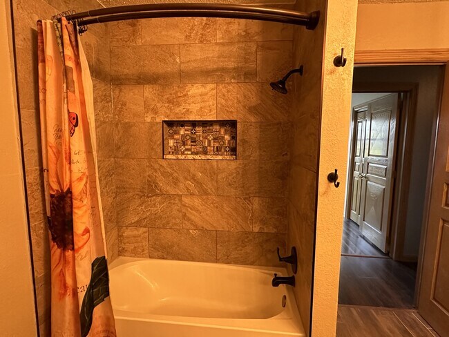 Building Photo - 2202 Monitor St