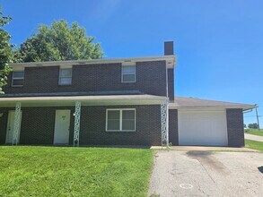 Building Photo - 4807 E Schooner Rd