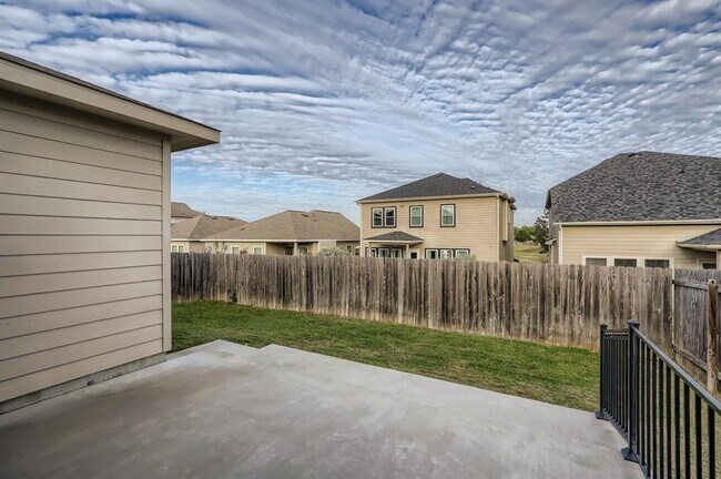 Building Photo - 137 Bufflehead Ln