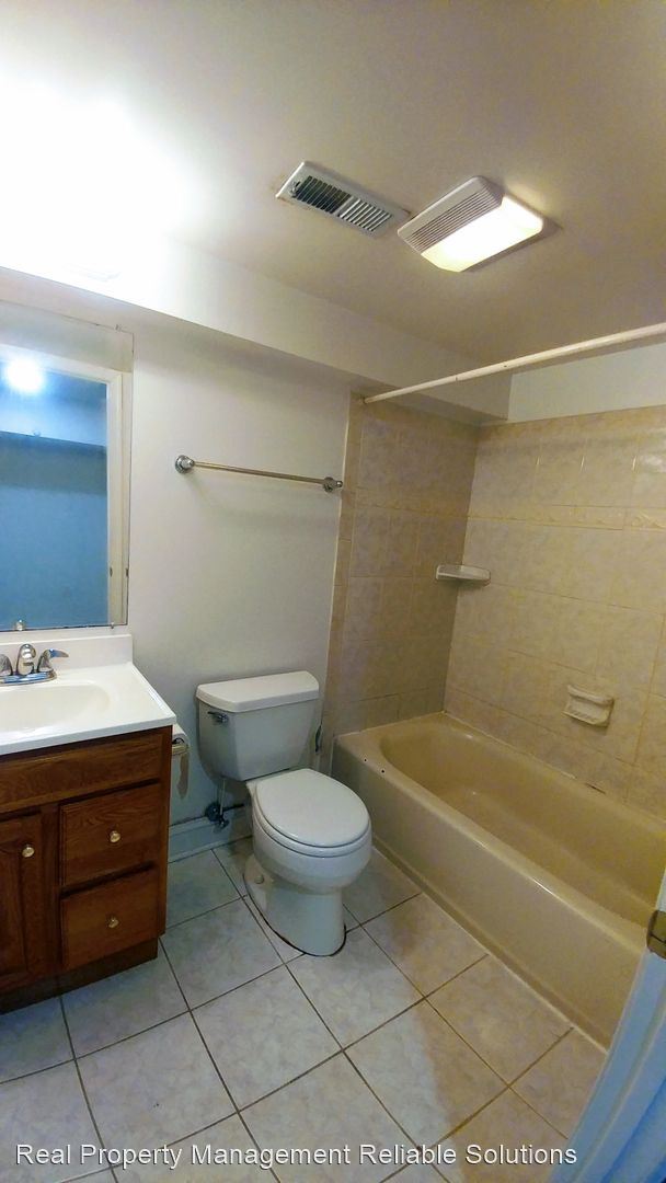 Building Photo - 3 br, 2.5 bath House - 120 N Milton Avenue