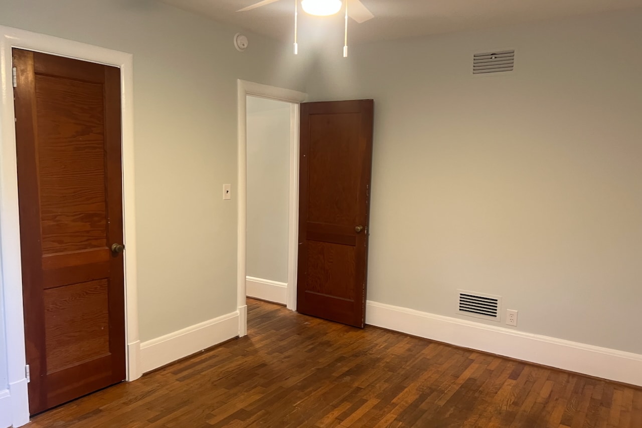 Building Photo - 2309 Camellia Dr