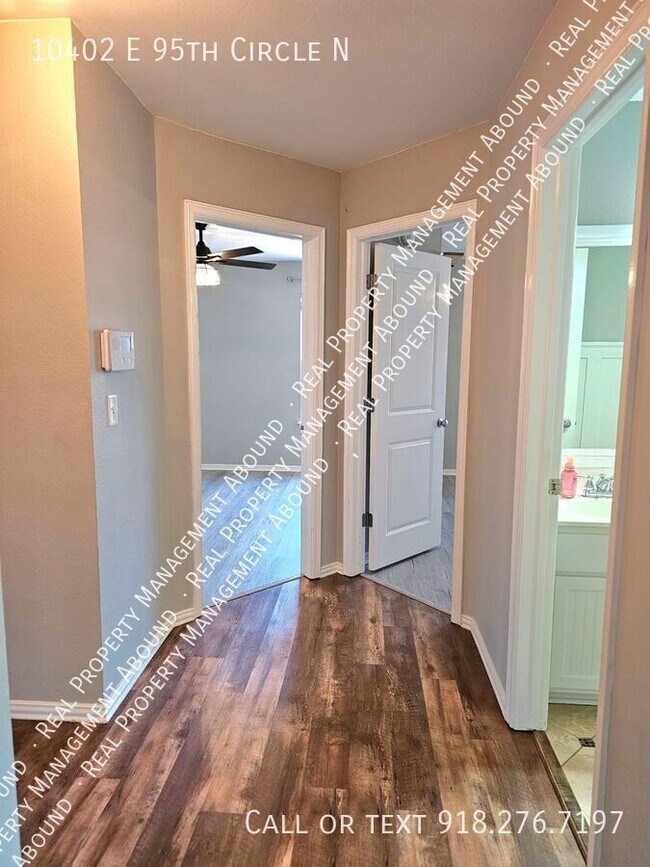 Building Photo - 10402 E 95th Cir N