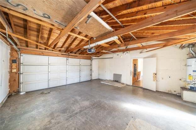 Building Photo - 17433 Sultana St