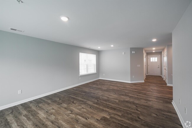 Building Photo - 720 Charter Dr