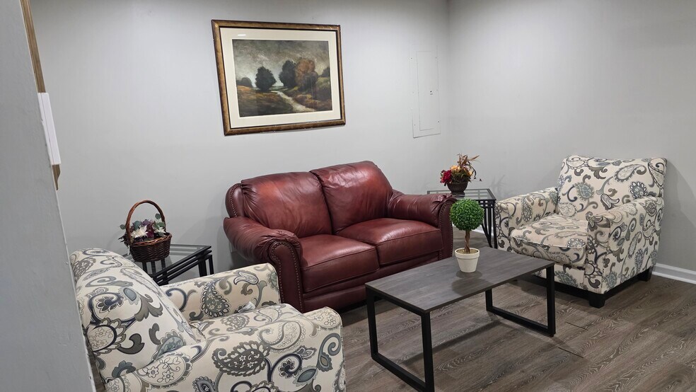 Building Photo - 1417 22nd Ave N