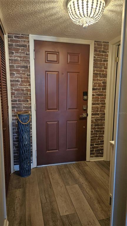 Building Photo - 4575 Cove Cir