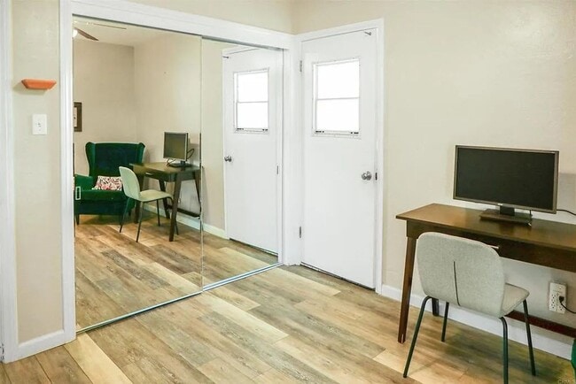 Building Photo - College Close 2 Bed 1 Bath