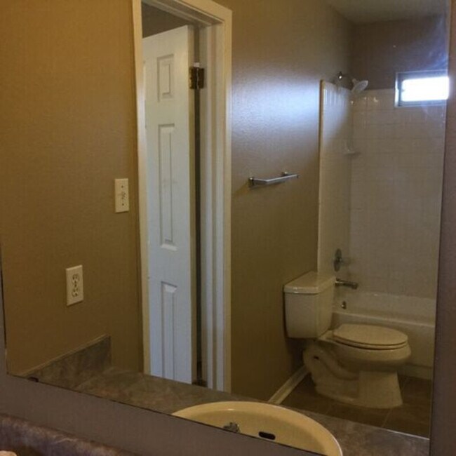 Building Photo - 3103 Courtney Ln