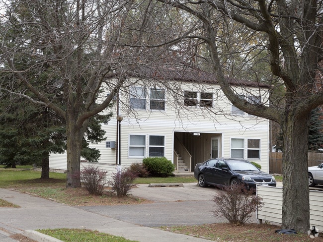 Primary Photo - Bayberry B Apartments
