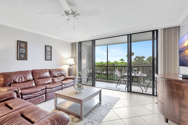 Building Photo - 5059 N Hwy A1A