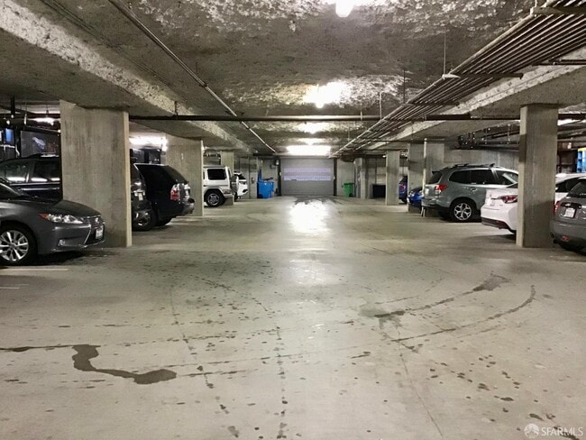 Building Photo - 650 Delancey St