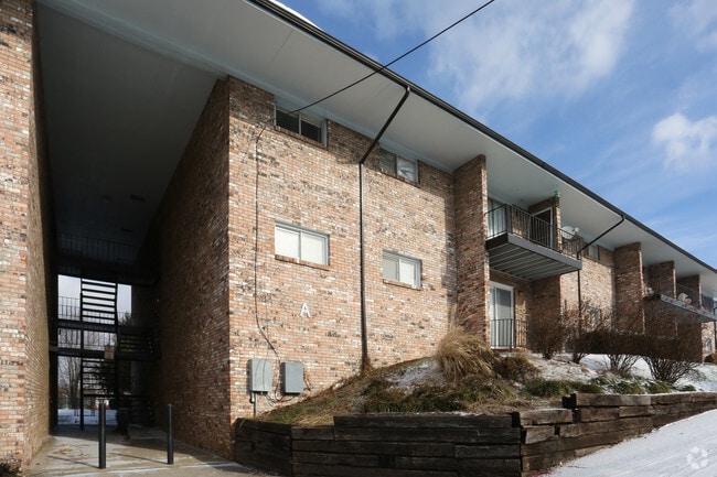 Building Photo - 1281 Village Dr