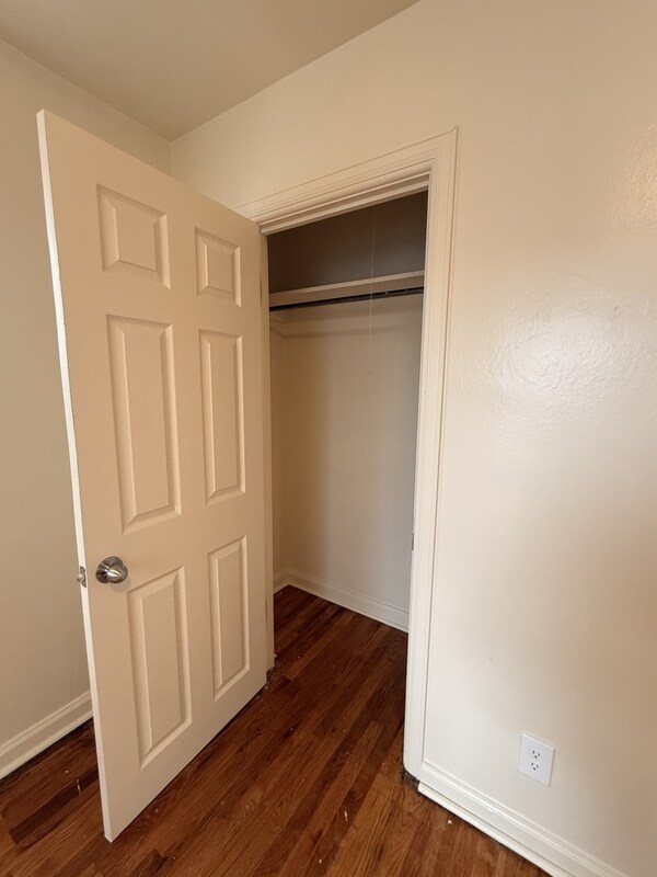 Building Photo - 1906 8th St