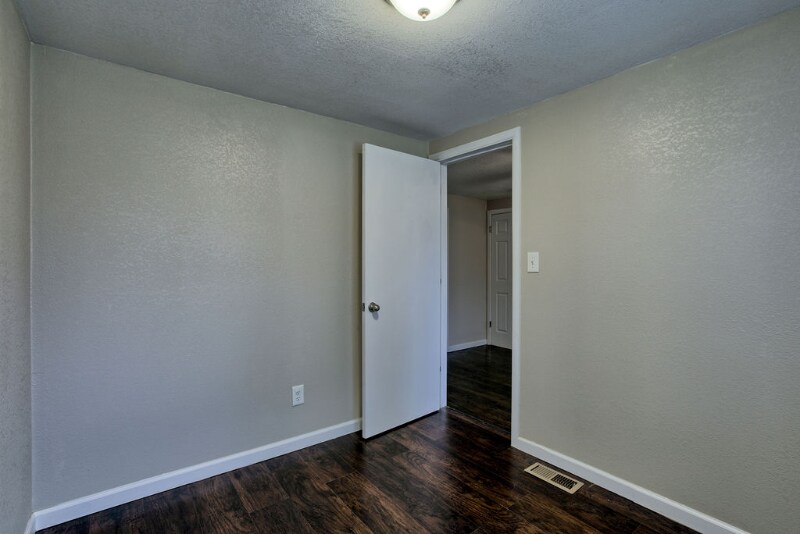 Building Photo - 312 Crescent Dr