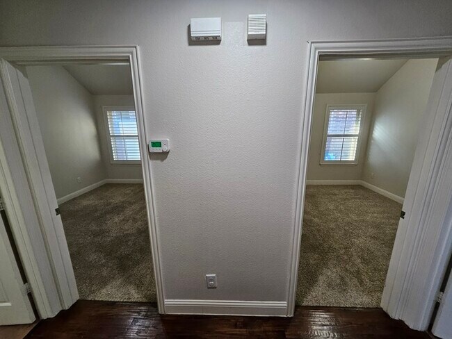 Building Photo - Charming 4 beds 3 baths in Argyle!