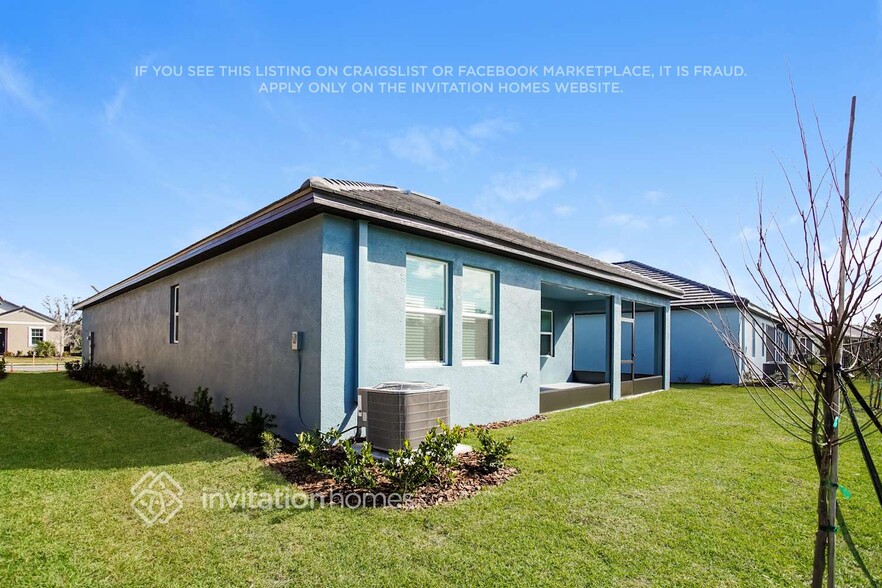 Building Photo - 14137 17th Ct E