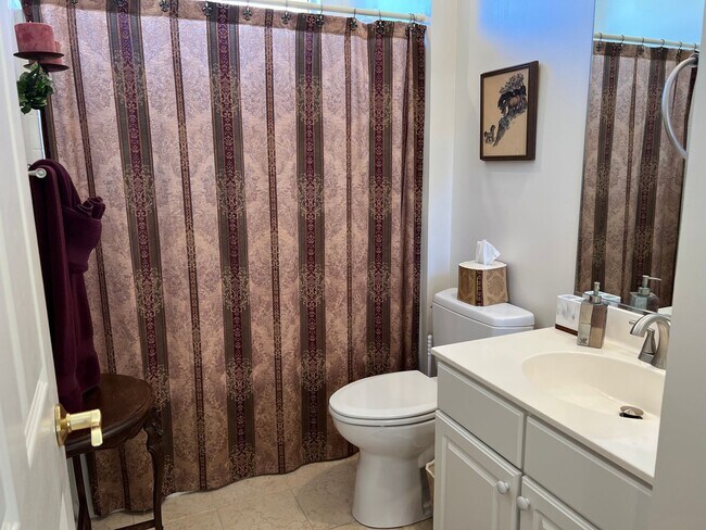 Building Photo - Two Bedroom, Two Bath UNFURNISHED Home in ...