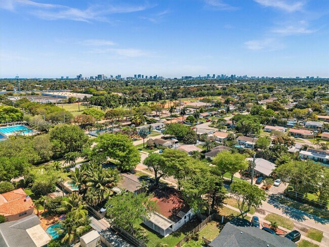 Building Photo - 3193 Taft St