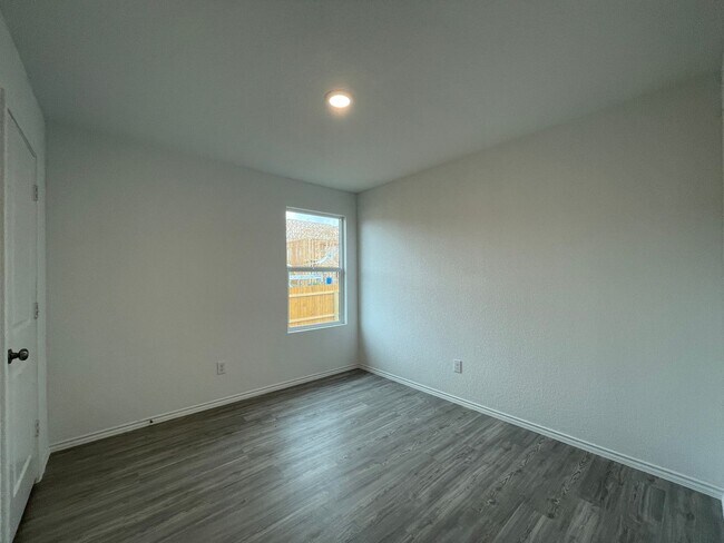 Building Photo - Single family home for rent