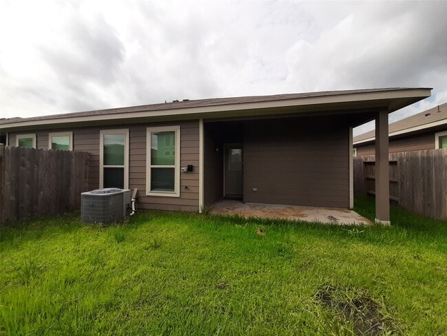 Building Photo - 9864 Grosbeak Ln