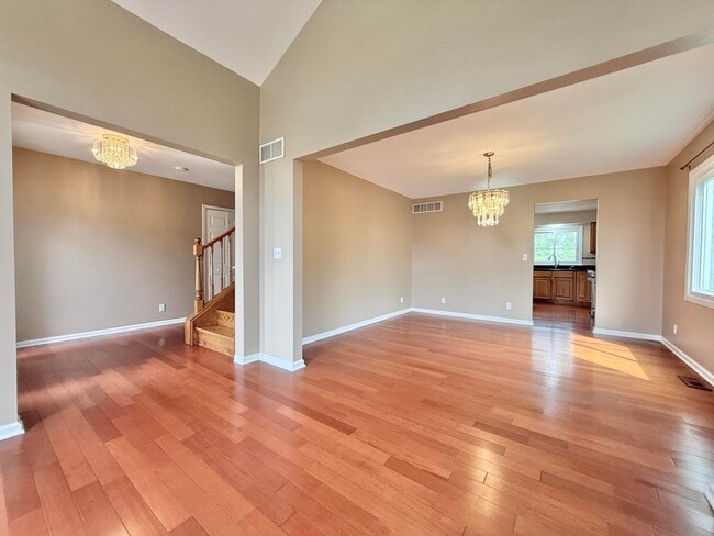 Building Photo - 2636 Shefman Terrace