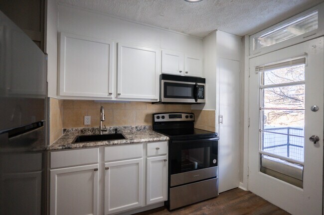 Sample Kitchen - 1027 17th St NW