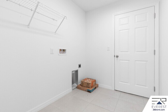 Building Photo - 4 Butternut Dr