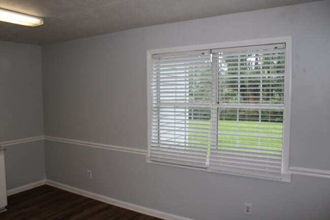 Building Photo - 810 S Willowick Dr