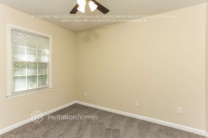 Building Photo - 396 Shamrock Ct