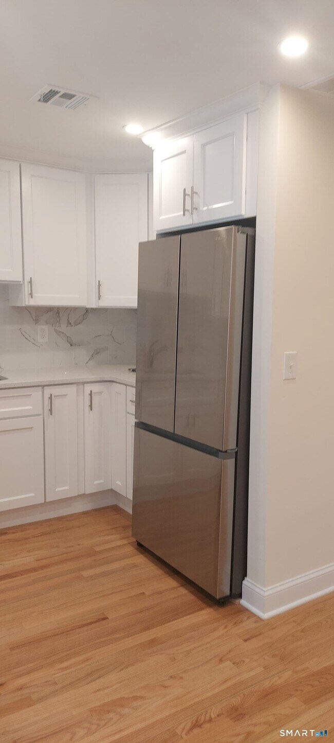 Building Photo - 67 Osborne Ave