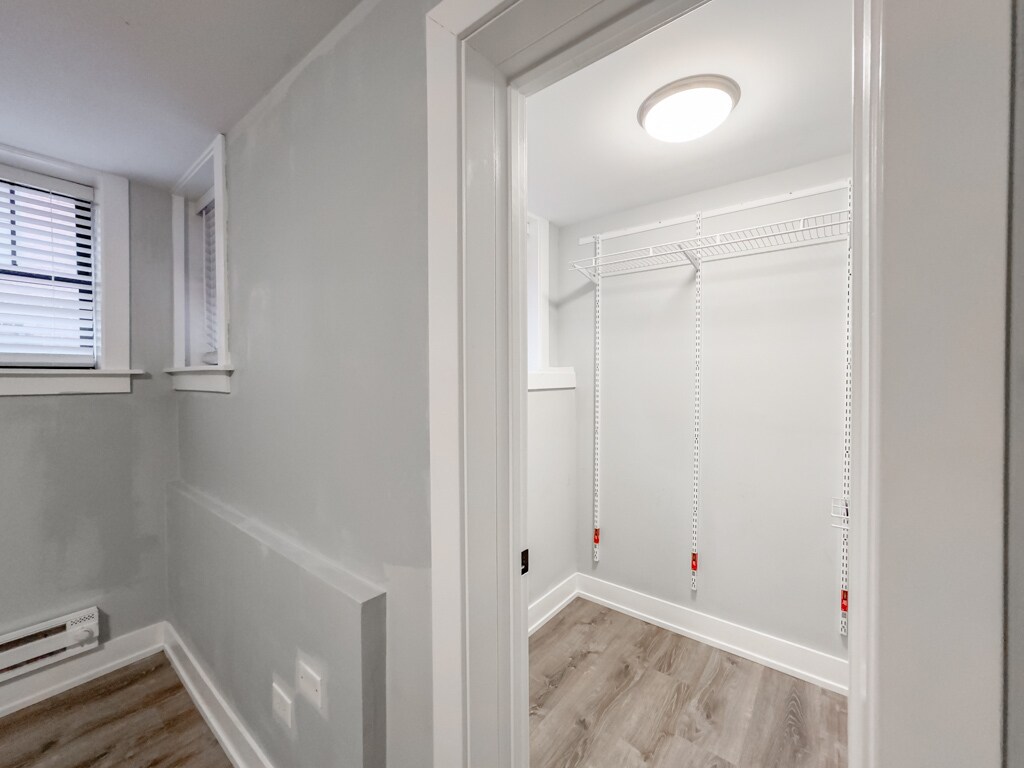 Building Photo - 4416 N Wolcott Ave