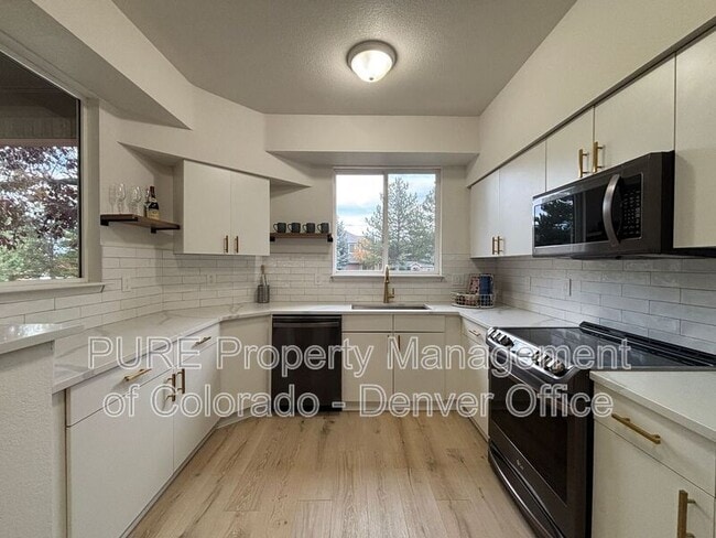 Building Photo - 6484 Silver Mesa Dr