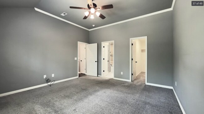 Building Photo - 18 Primrose Ln