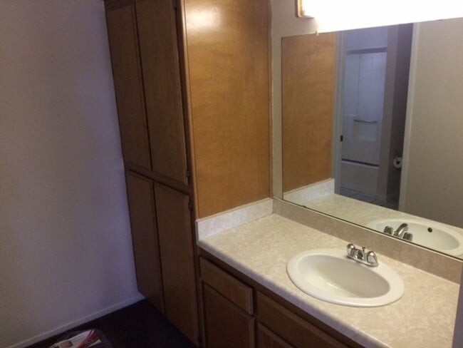 Building Photo - 6700 Nottingham Ln