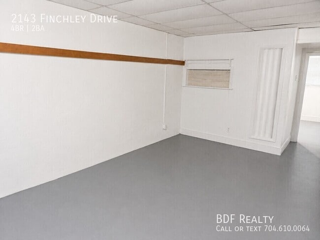 Building Photo - 2143 Finchley Dr
