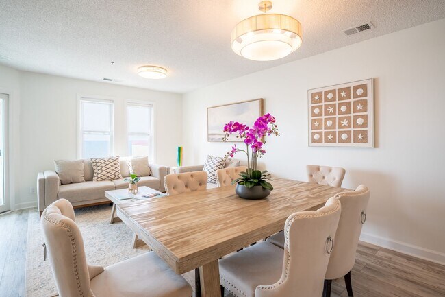 Building Photo - Villa Capriani 218B @ 790 New River Inlet Rd