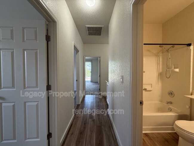 Building Photo - 403 Munden Ct