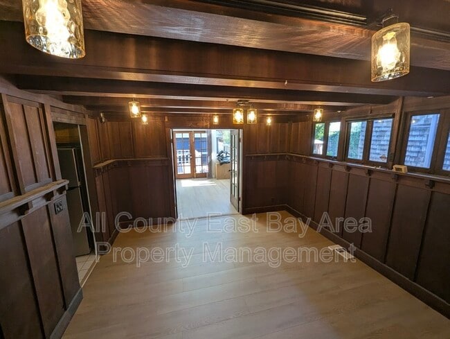 Building Photo - 1529 Josephine St