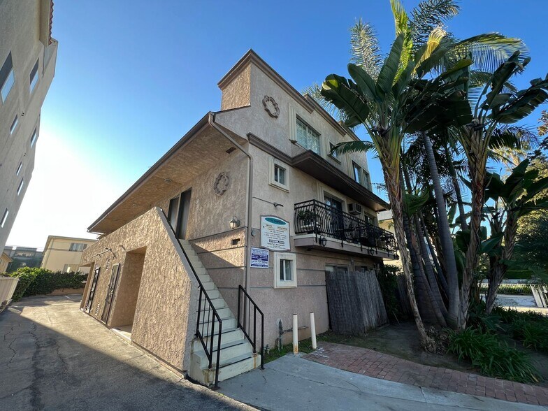 Building Photo - 3735 S Canfield Ave