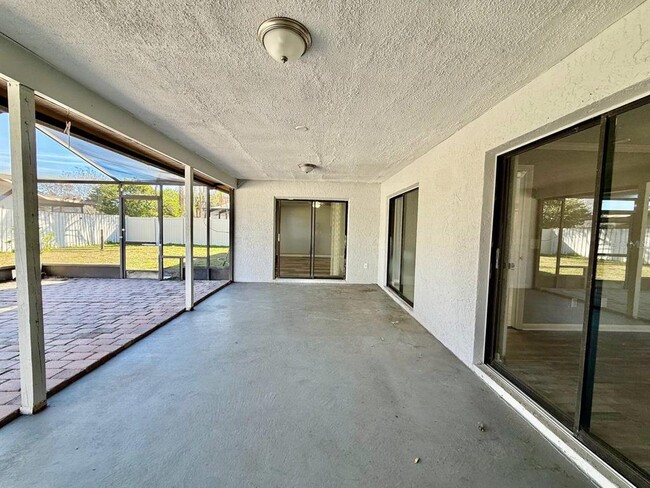 Building Photo - 4223 Summerdale Dr