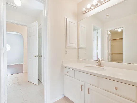 Building Photo - 2502 Bridge Hampton Way