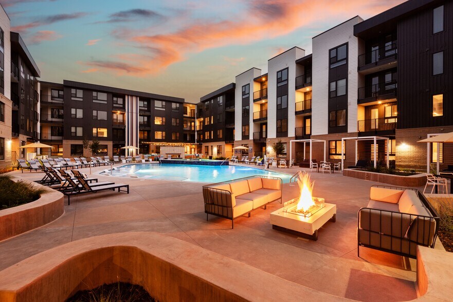 Building Photo - Bel Aire