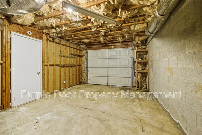 Building Photo - 4201 Autumn Lake Dr